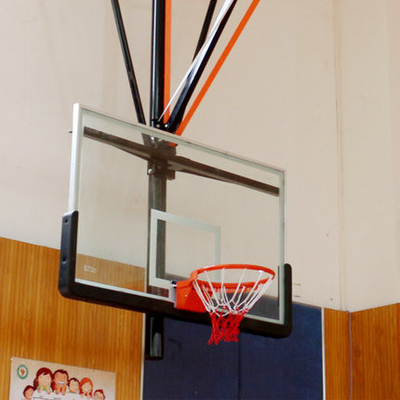 背板の固定天井によって取付けられるバスケットボールたが1.83m x 1.22m